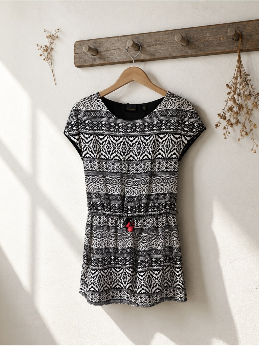 Black & White Aztec Print Short Sleeve Tunic with Tassel
